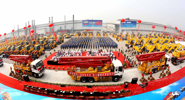 XCMG took the lead in breaking through operating income of 100 billion yuan in the industry.