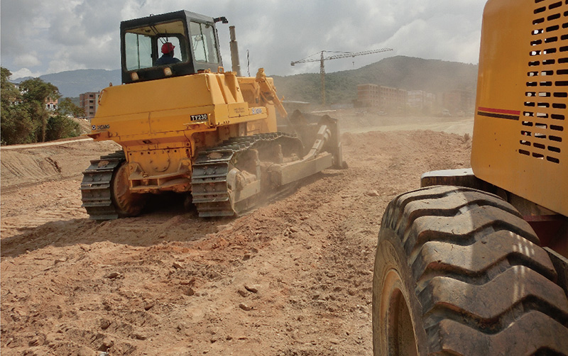 推土機TY230參與委內瑞拉道路施工項目