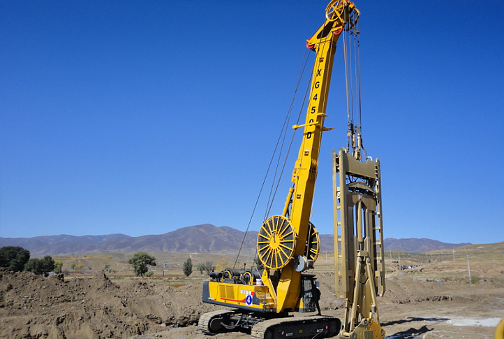 2011年9月基礎公司高新技術產品XG450D連續墻在內蒙古工業園區1號水源地防滲工程施工