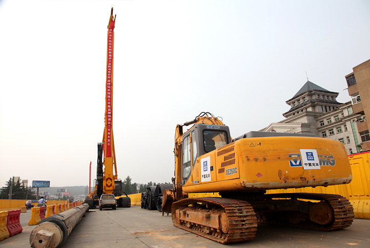 2012年7月徐工旋挖鉆機XR460D助力徐州三環東路快速化改造工程-JC82