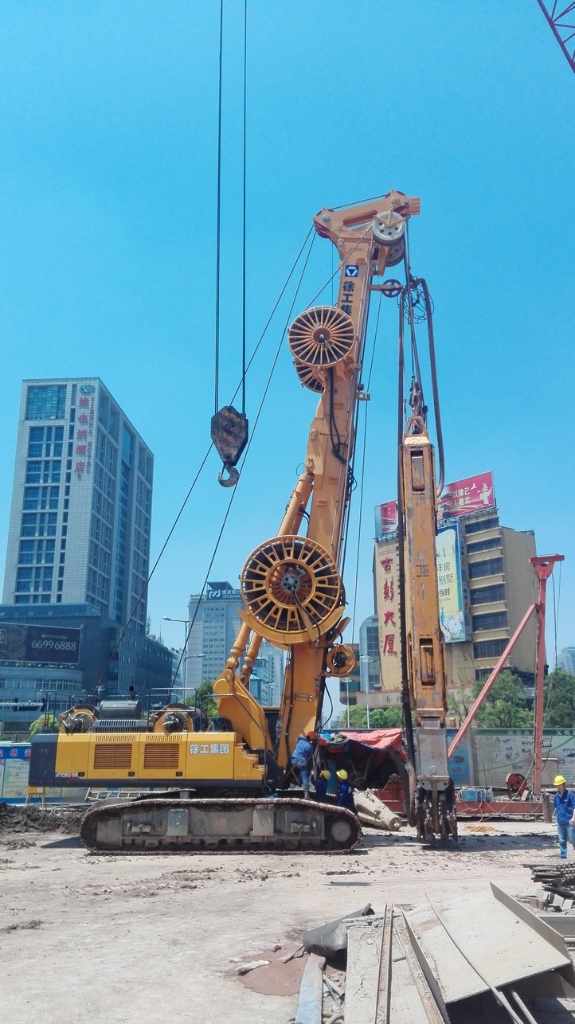 2016年5月徐工雙輪銑槽機在徐州施工